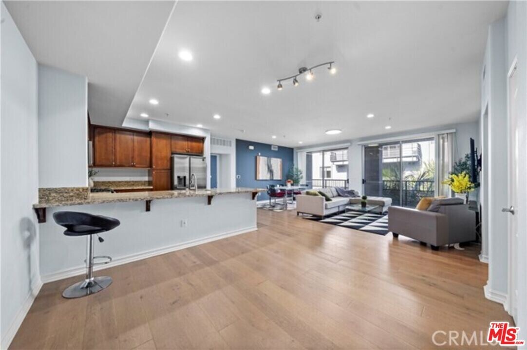 629 Traction Ave in Los Angeles, CA - Building Photo