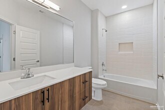 2901 W Driftwood St-Unit -2 in Edinburg, TX - Building Photo - Building Photo