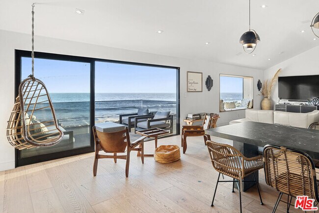 21715 Rambla Vista in Malibu, CA - Building Photo - Building Photo