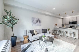 Lakeview Apartments in Paterson, NJ - Building Photo - Interior Photo