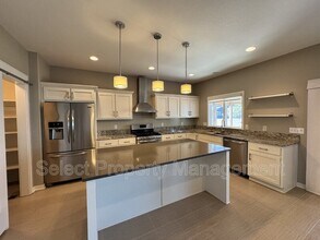 1752 Woodlark Dr in Fort Wayne, IN - Building Photo - Building Photo