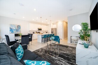 1013 Plantation Ln in Davenport, FL - Building Photo - Building Photo