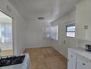 2459 N Brighton St in Burbank, CA - Building Photo - Building Photo