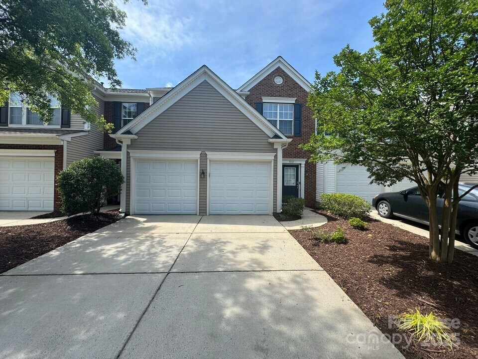 9007 Bishop Crest Ln in Charlotte, NC - Building Photo