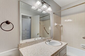 1009 Lotus Ave in Midwest City, OK - Building Photo - Building Photo