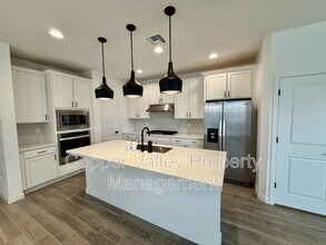 2034 W Lariat Ln in Phoenix, AZ - Building Photo - Building Photo