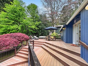 5701 SW Hamilton St in Portland, OR - Building Photo - Building Photo