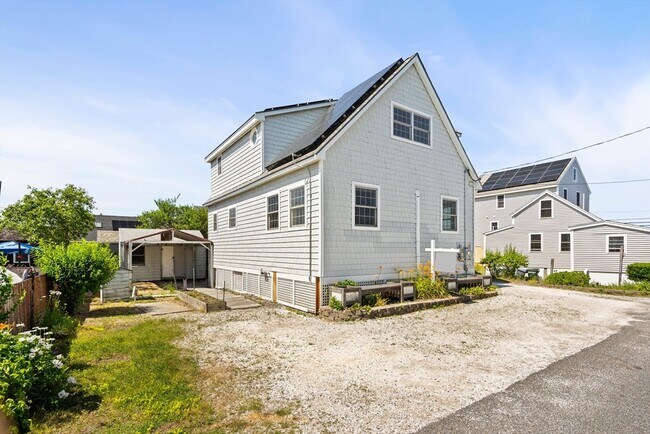 8 58th St in Newburyport, MA - Building Photo - Building Photo