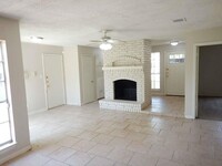 3323 Ripplebrook Dr in Houston, TX - Building Photo - Building Photo