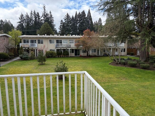 12231 SE 59th St, Unit #88 in Bellevue, WA - Foto de edificio - Building Photo