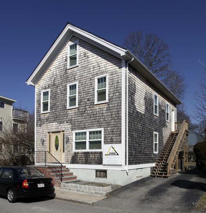 49 Burnside Ave in Newport, RI - Building Photo