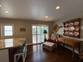 2324 Deerpark Dr in San Diego, CA - Building Photo - Building Photo