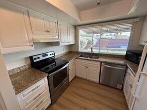 8601 E Orange Blossom Ln in Scottsdale, AZ - Building Photo - Building Photo