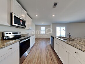 1337 John Swann St in Navassa, NC - Foto de edificio - Building Photo