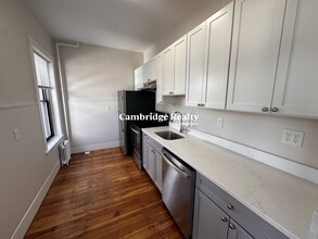 1033 Massachusetts Ave, Unit 502 in Cambridge, MA - Building Photo - Building Photo