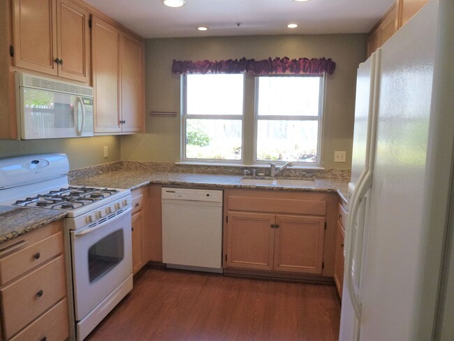 1056 Willow Cir in San Luis Obispo, CA - Building Photo - Building Photo