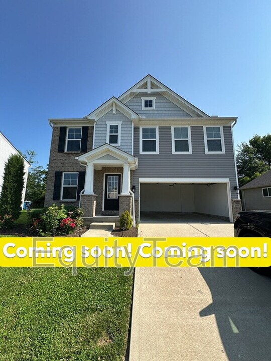 4398 Legacy Greens Dr in Batavia, OH - Building Photo