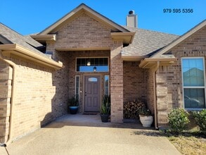 1204 Robinsville Ct in College Station, TX - Building Photo - Building Photo