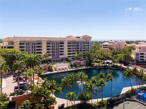 765 Crandon Blvd in Key Biscayne, FL - Building Photo - Building Photo