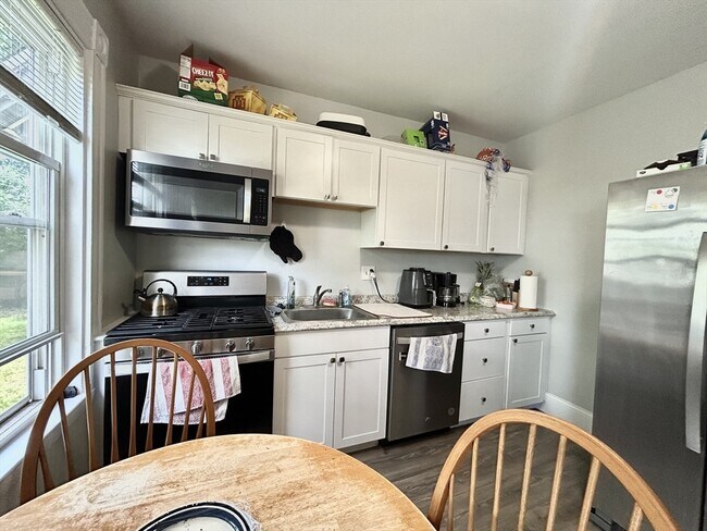 4 Swetts Ct in Watertown, MA - Building Photo - Building Photo