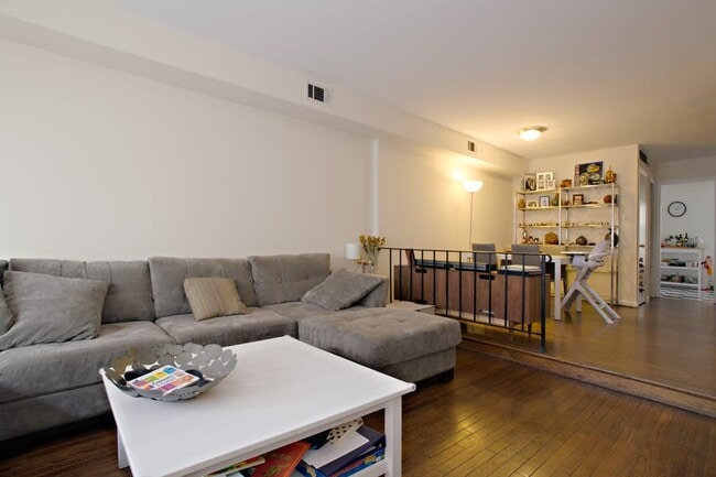 1821 Biltmore St NW in Washington, DC - Building Photo - Building Photo