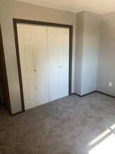 204 Cedar St in Cheney, WA - Foto de edificio - Building Photo