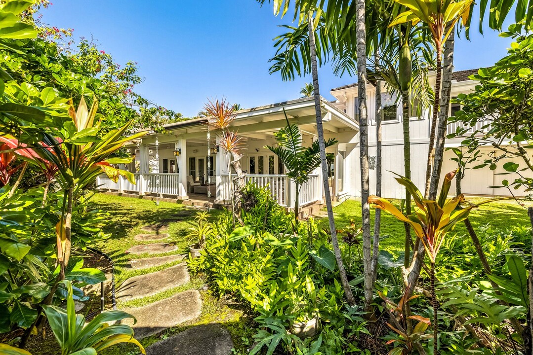 1036 Mokulua Dr in Kailua, HI - Building Photo