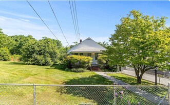 3304 Clayborne Ave in Alexandria, VA - Building Photo