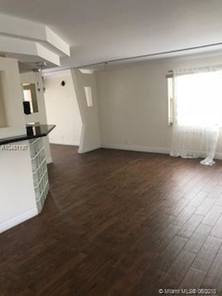 121 Golden Isles Dr-Unit -307 in Hallandale Beach, FL - Building Photo - Building Photo
