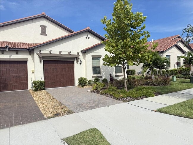 property at 17319 Holly Wl Ave