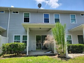 1605 Biscayne Bay Dr in Jacksonville, FL - Building Photo