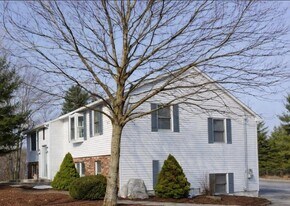 76 Franklin St, Unit 1 in Derry, NH - Building Photo