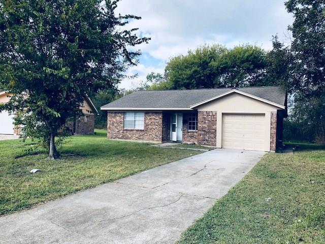7502 Plover Cir in Texas City, TX - Building Photo