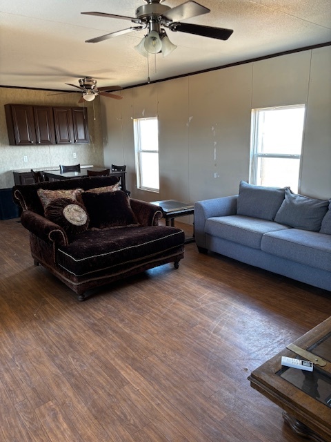 4424 TX-158, Unit TH 9