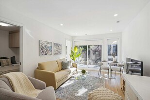 2118 Rue Bercy, Unit SI FL1-ID1543081P in Montréal, QC - Building Photo