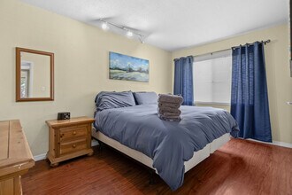 1700 SW 16th Ct in Gainesville, FL - Foto de edificio - Building Photo