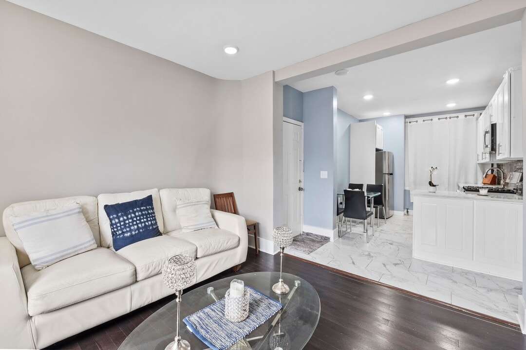 1 Park Ave in West New York, NJ - Building Photo