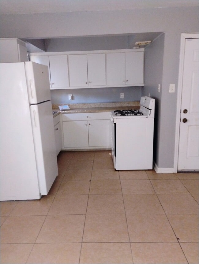 3530 McVea St in Baker, LA - Foto de edificio - Building Photo