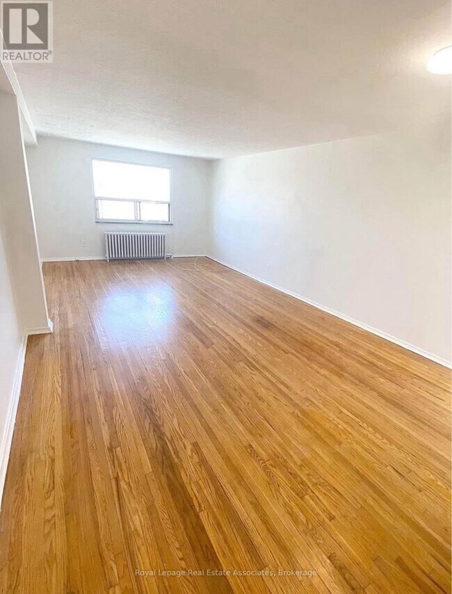 237 Lakeshore Rd E in Mississauga, ON - Building Photo - Building Photo