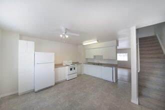 Rivervalley Townhomes in Edmonton, AB - Building Photo - Building Photo