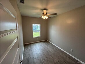1805 Stauffers St in Weslaco, TX - Building Photo - Building Photo