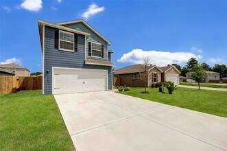 28057 Irving Dr in Magnolia, TX - Building Photo - Building Photo