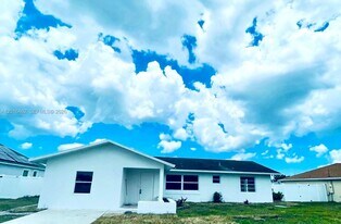 2351 SW Chestnut Ln in Port St. Lucie, FL - Building Photo
