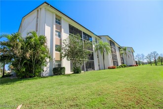 1520 Imperial Golf Course Blvd in Naples, FL - Building Photo - Building Photo