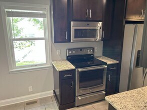 1933 Vanderbilt Cir SW in Huntsville, AL - Building Photo - Building Photo