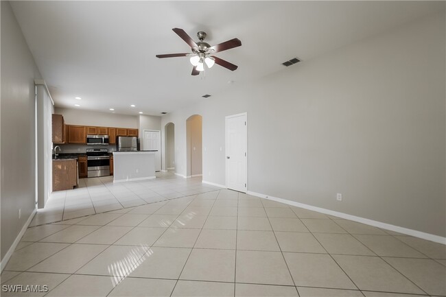 628 Creuset Ave S in Lehigh Acres, FL - Building Photo - Building Photo