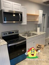 5617 Oak St, Unit B in Eastman, GA - Foto de edificio - Building Photo