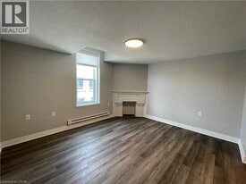 69 E Main St in Welland, ON - Building Photo