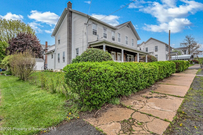 306 Cleveland St in Olyphant, PA - Building Photo - Building Photo