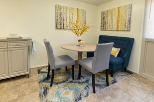 Winston Apartments in Baltimore, MD - Building Photo